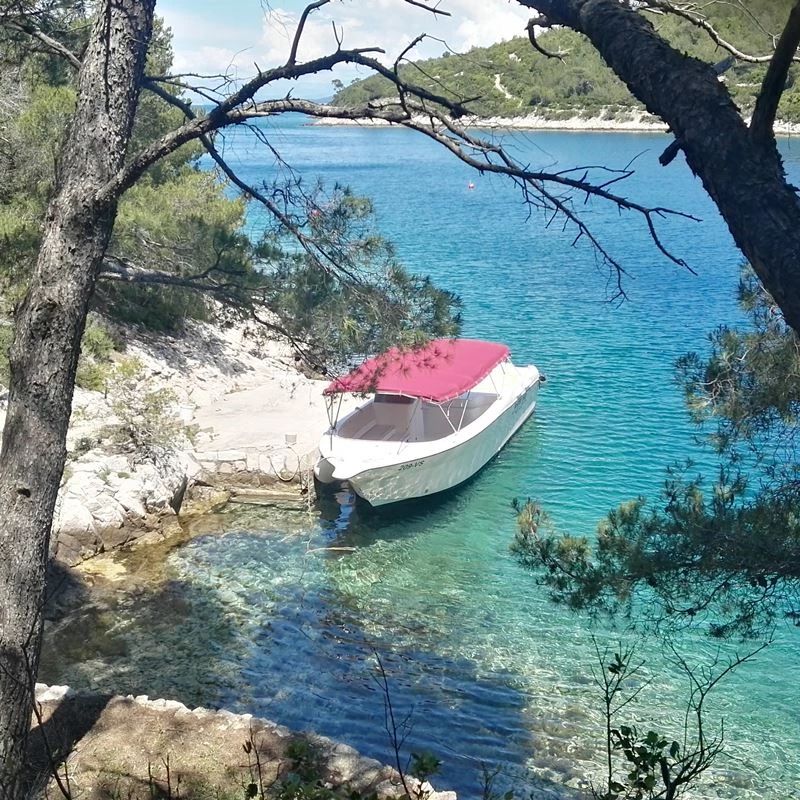 Boat Enzo on a private tour island Vis
